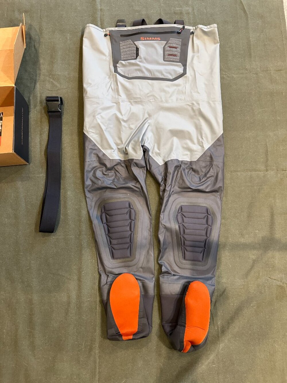Simms Confluence Waders - Picture 4 of 13